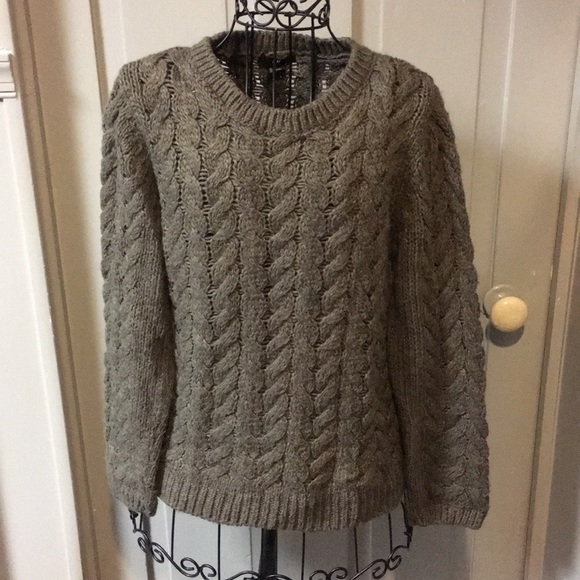 H&M Sweaters - H&M Thick Cable Knit Wool Sweater H&M Sweaters - H&M Thick Cable Knit Wool Sweater